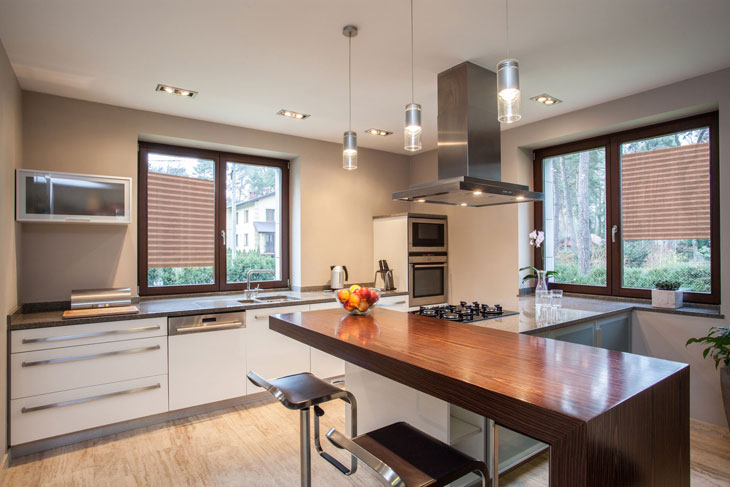 Cannes rosa gelb gestreift 424 Illustration